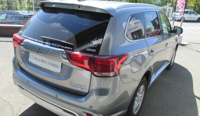 MITSUBISHI Outlander 2.4l PHEV 224cv Invite complet