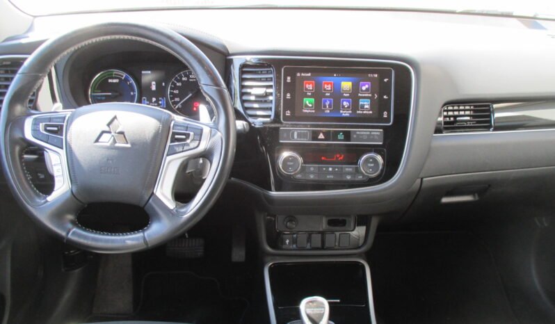 MITSUBISHI Outlander 2.4l PHEV 224cv Invite complet
