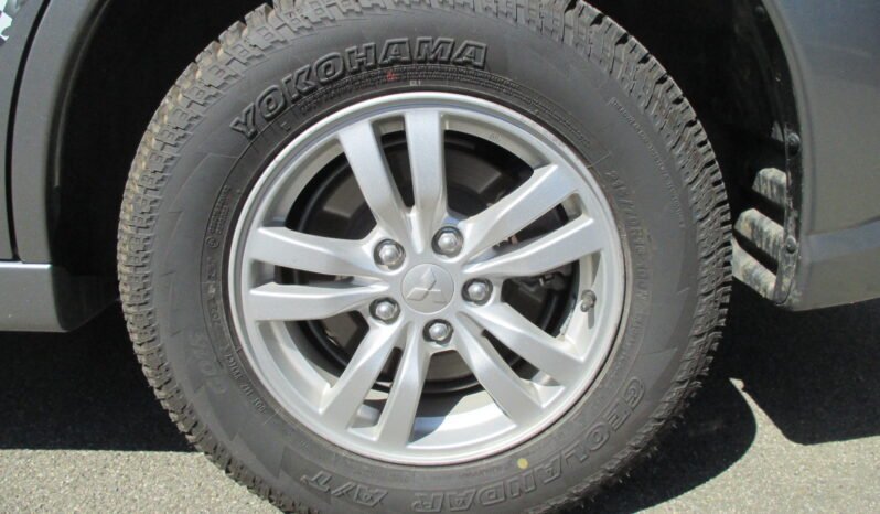 MITSUBISHI Outlander 2.4l PHEV 224cv Invite complet