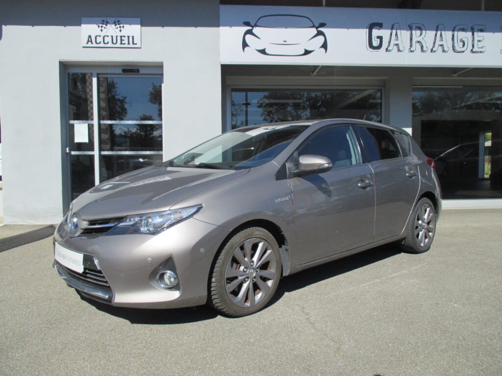 TOYOTA Auris HSD 136h Dynamic d’occasion à Gap