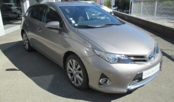TOYOTA Auris HSD 136h Dynamic complet