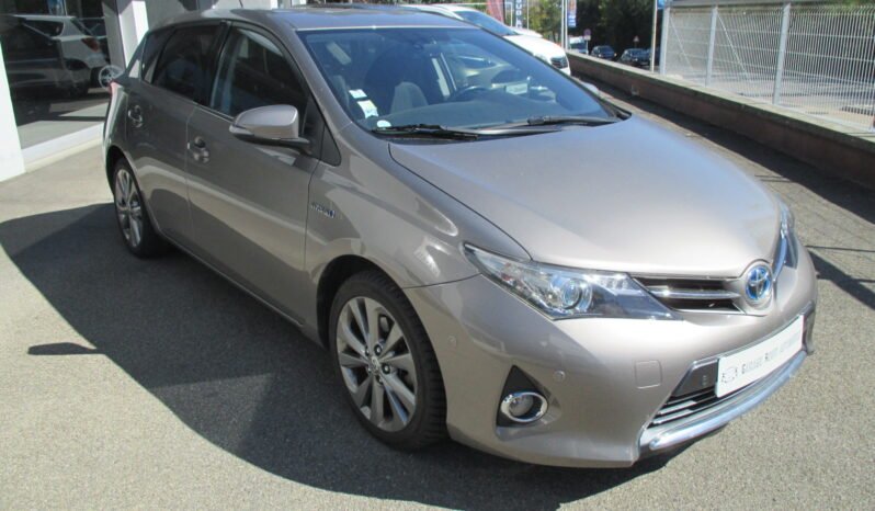 TOYOTA Auris HSD 136h Dynamic complet