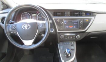 TOYOTA Auris HSD 136h Dynamic complet